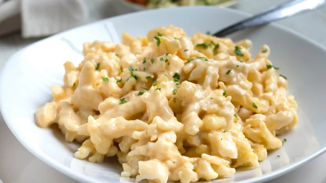 Käsespätzle Rezept: So gelingt dir dieses cremige Traditionsgericht